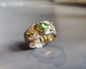 Tourmalijn Ring Zilver Met Goud Op Maat.