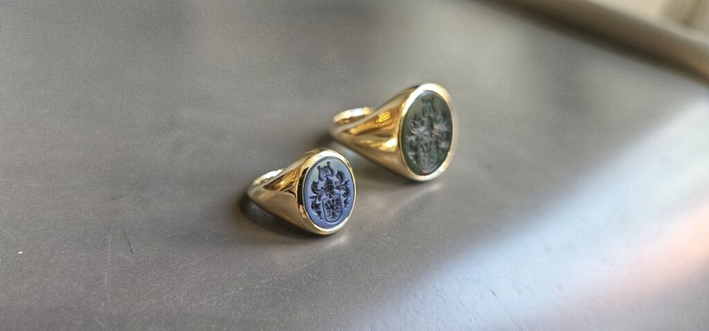 zegelringen-wapengravure-familiewapen-14k-geelgoud-arnhem