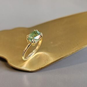 verlovingsring-bushion-geslepen-groene-tourmalijn-14k-geelgoud