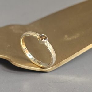cognac-diamant-geelgoud-hamerslag-verlovingsring